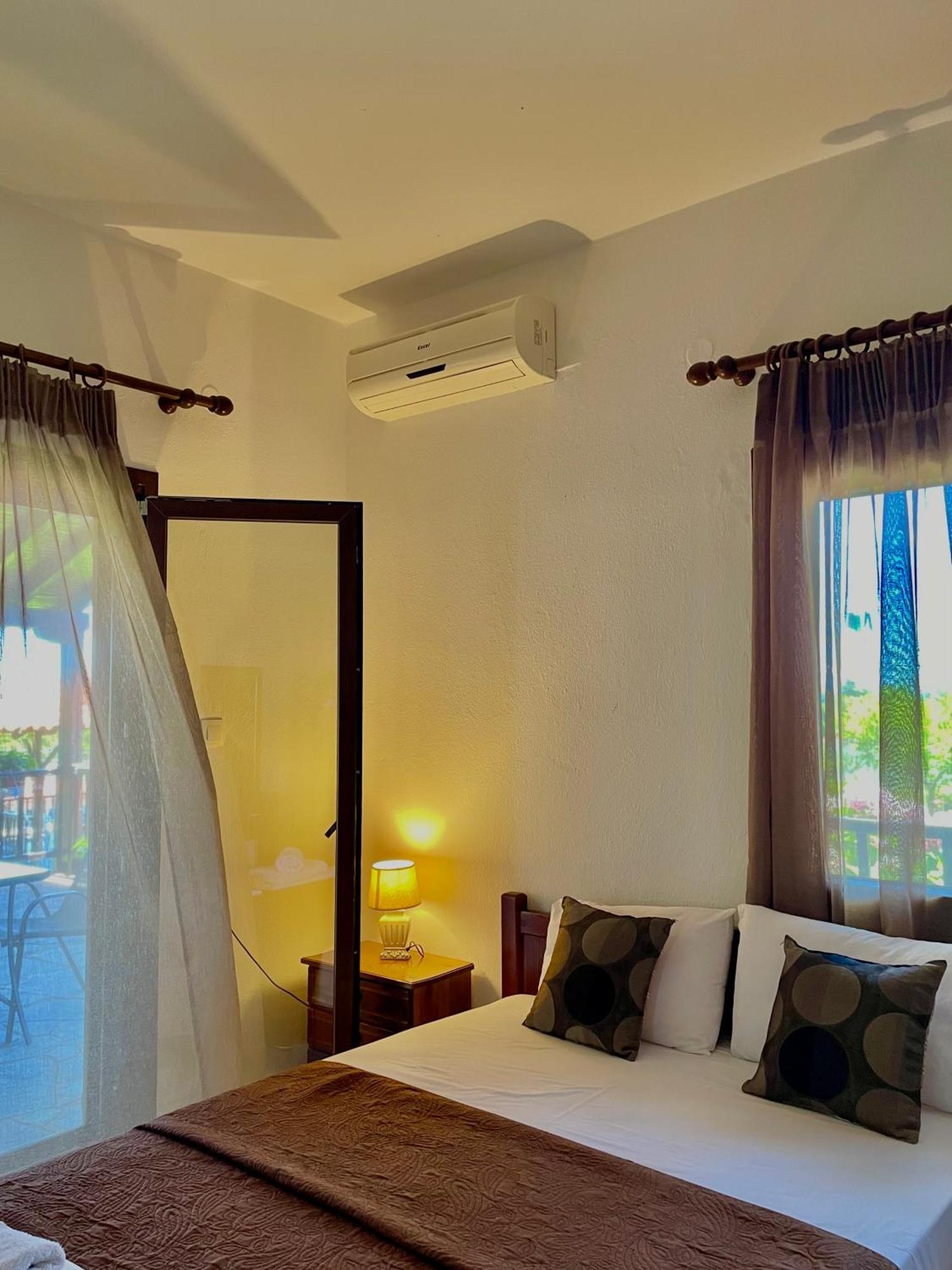 Anna Dani Apartments Vourvourou Ngoại thất bức ảnh