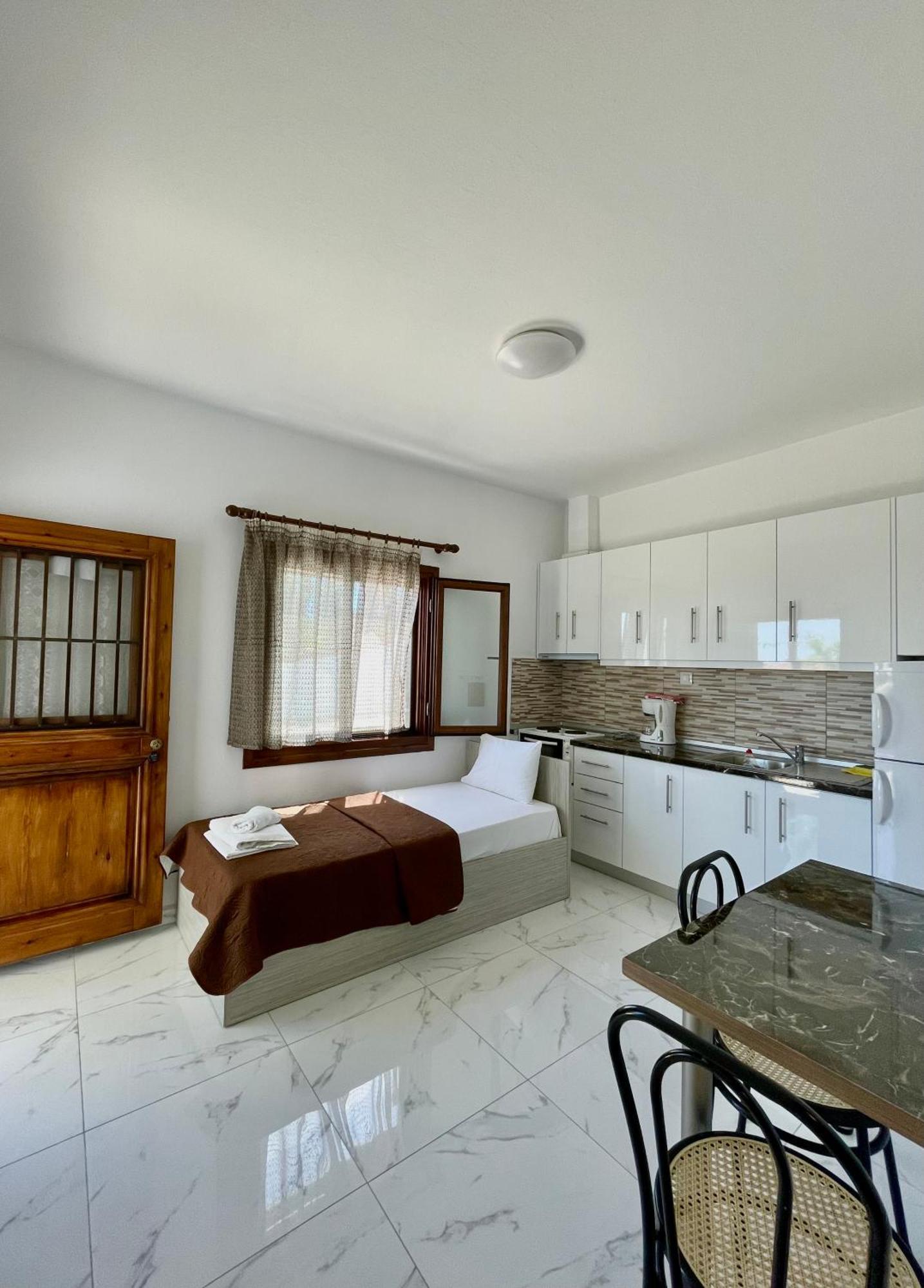Anna Dani Apartments Vourvourou Ngoại thất bức ảnh
